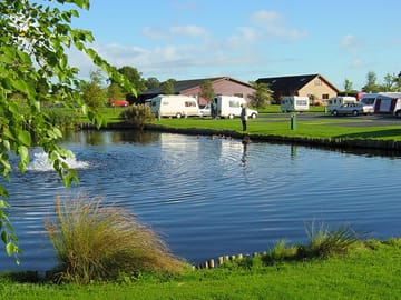 Coarse fishing lake (added by manager 01 Mar 2016)