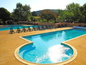 Heated outdoor pool (added by manager 28 Jan 2015)