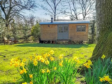 The hut in spring (added by manager 17 Oct 2022)