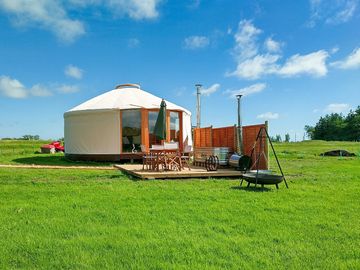 6m Yurt with private deck and hot tub (added by manager 22 Sep 2022)