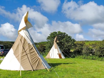 14-foot tipis (added by manager 02 Nov 2022)