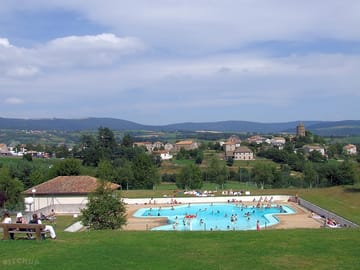 Outdoor pool (added by manager 25 May 2016)
