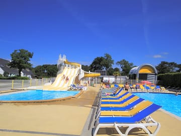 Outdoor swimming pool with slides (added by manager 13 Nov 2015)