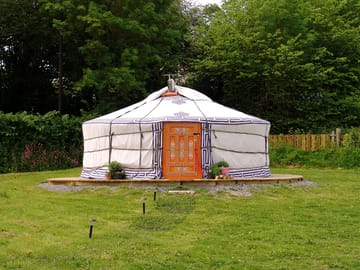 Dart yurt in the spring (added by manager 05 Mar 2014)