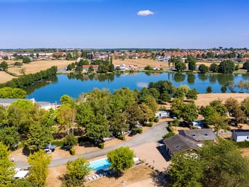 Aerial view of the campsite and the Breuil lake (added by manager 07 Dec 2021)