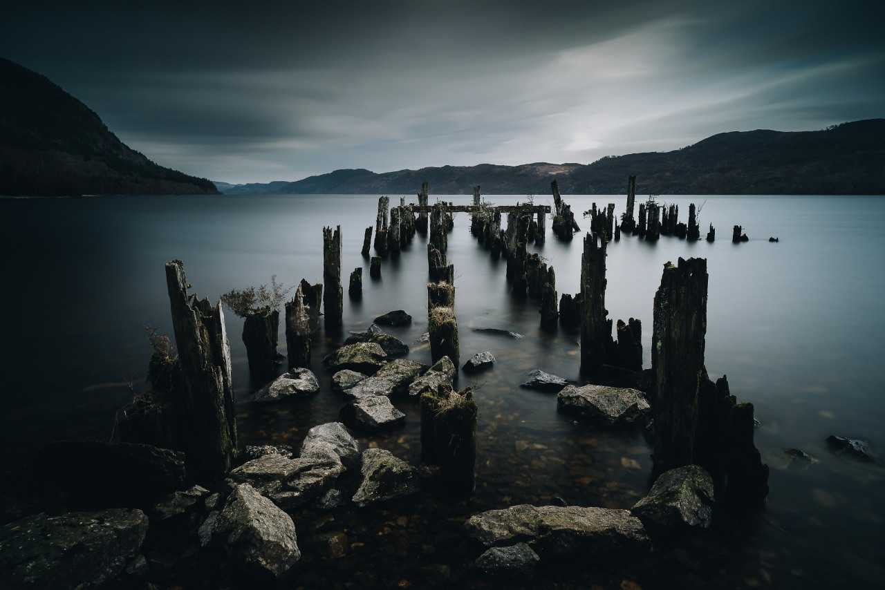 Abandoned jetty on Loch Ness (Daniel Svoboda / Unsplash)