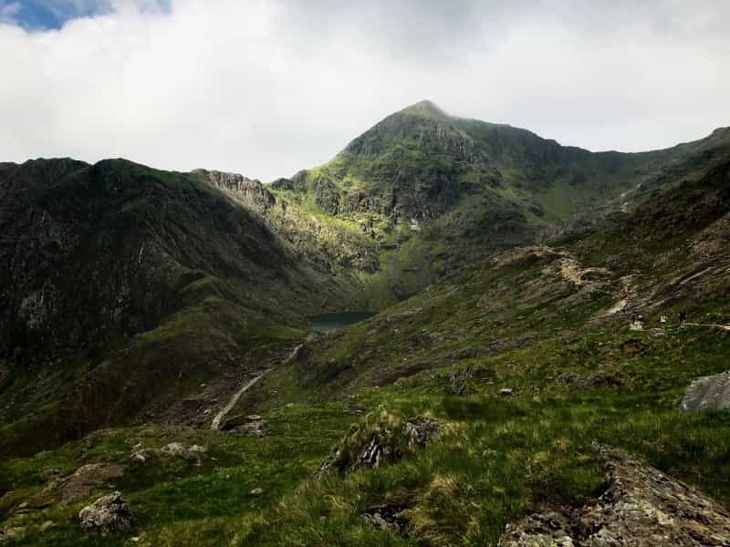The Pyg Track towards the summit of Snowdon (Craig Davis on Unsplash)