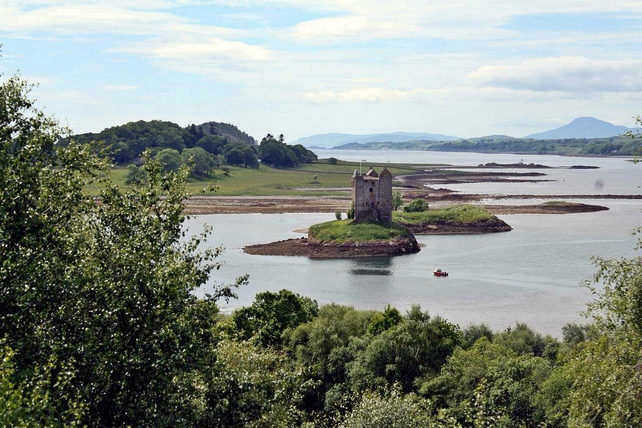 Castle Stalker can be easily visited as a day trip from Oban