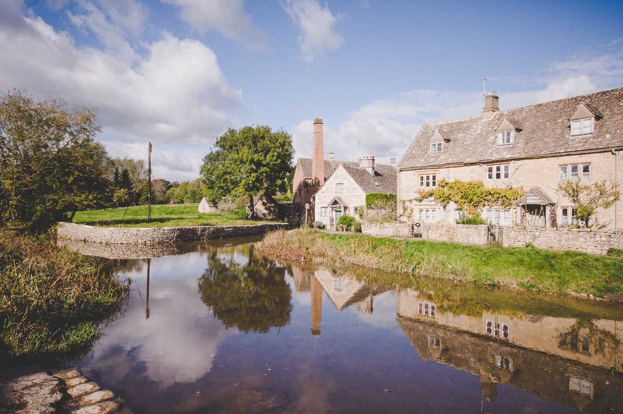 The Cotswolds in Gloucestershire is full of fantastic villages brimming with places to eat (Ivy Barn / Unsplash)
