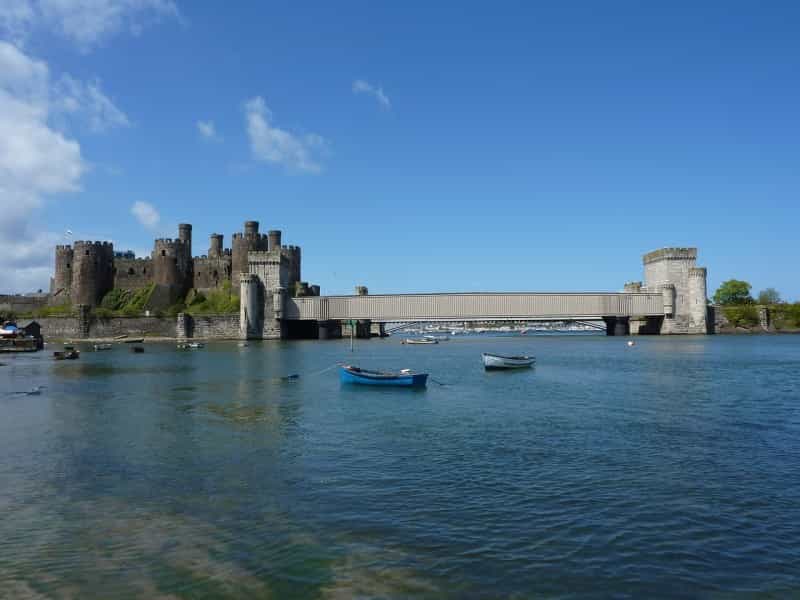 Conwy Castle and the bridges, seen from the estuary (LynnB on Pixabay)