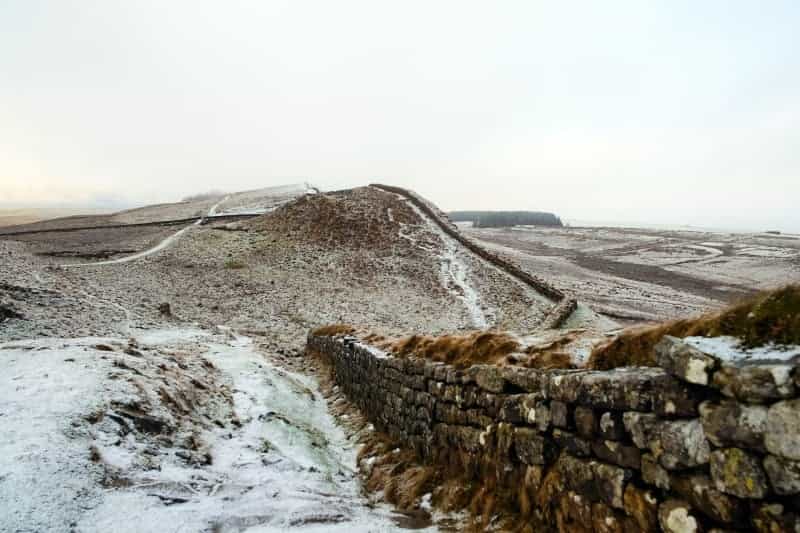 Section of Hadrian’s Wall in winter (Toa Heftiba/Unsplash)