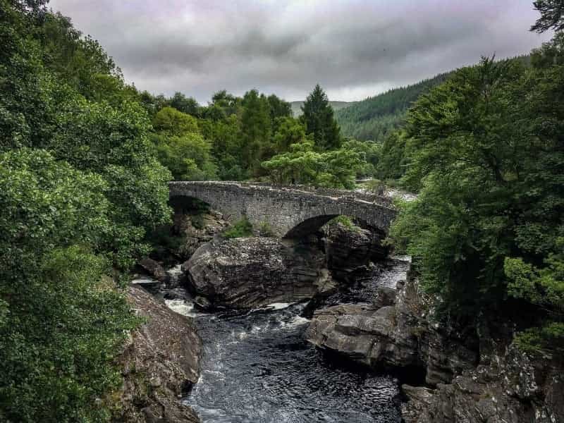 A bridge along the Great Glen Way (Claire Gillan from Pixabay)